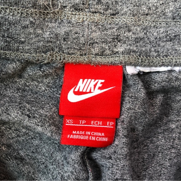 Nike Gray Cropped Sweatpants Jogger with Drawstring - Picture 9 of 9